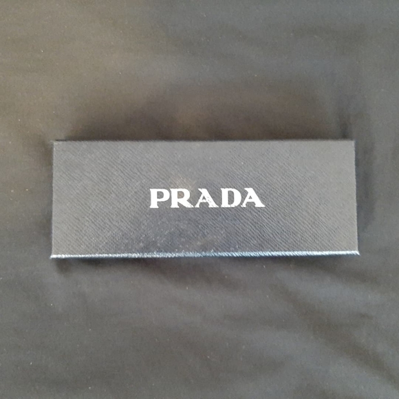 Prada leather coin pouch/cardholder keychain - Picture 4 of 4